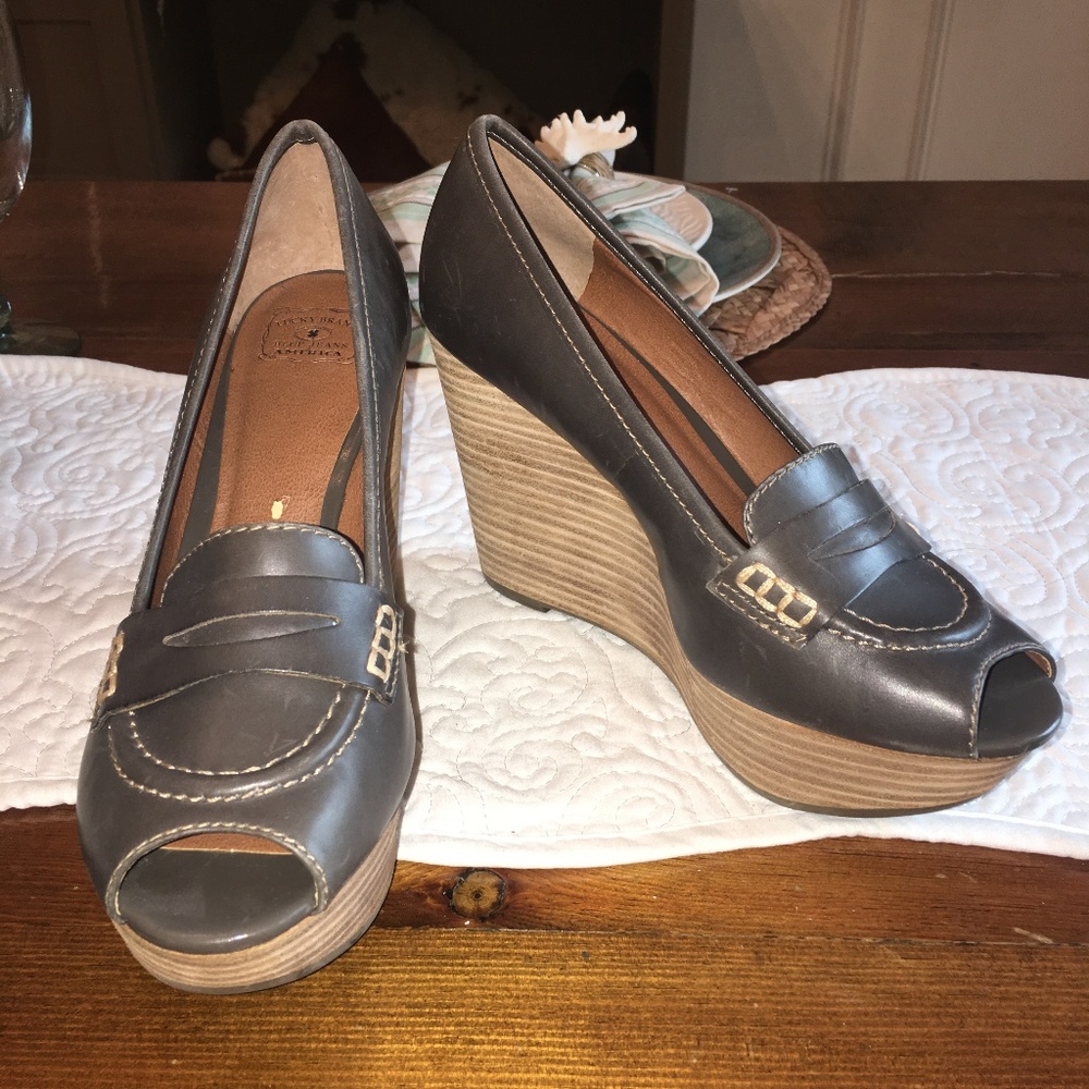 NWOT Lucky Brand Lk-laila Peep Toe Wedge Sz 7